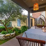 Apartment Macan, Beautiful Green Oasis